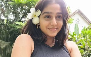 anaswara-rajan-in-bell-bottom-jeans-photos-010