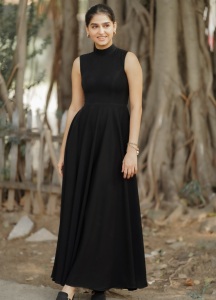 anaswara-rajan-in-black-full-length-dress-photos-latest-001