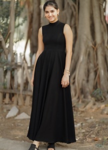 anaswara-rajan-in-black-full-length-dress-photos-latest-005