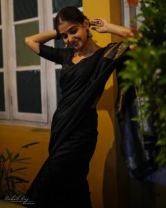 anaswara-rajan-in-black-saree-007