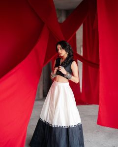anaswara-rajan-in-black-top-with-black-and-white-skirt-style-fashion-look-photos-012
