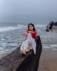anaswara-rajan-in-blouse-and-mundu-style-photoshoot-003