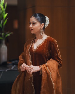 anaswara-rajan-in-coffee-brown-churidar-dress-photos-002