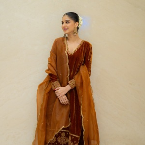 anaswara-rajan-in-coffee-brown-churidar-dress-photos-003