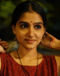 anaswara-rajan-in-long-skirt-and-top-latest-images-002