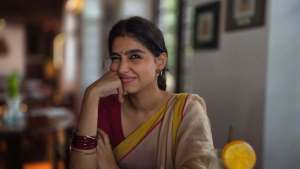 anaswara-rajan-in-off-white-saree-with-pink-blouse-photos-001
