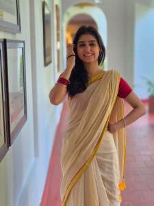 anaswara-rajan-in-off-white-saree-with-pink-blouse-photos-003