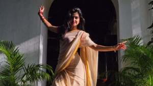 anaswara-rajan-in-off-white-saree-with-pink-blouse-photos-006