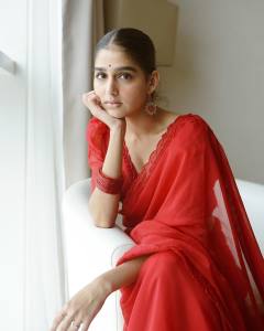 anaswara-rajan-in-red-saree-photos-002