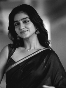 anaswara-rajan-in-saree-with-latest-trending-blouse-designs-photos-002