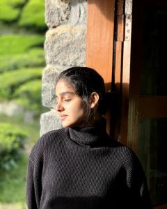 anaswara-rajan-in-simple-look-photos-from-munnar-002