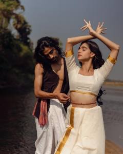 anaswara-rajan-in-traditional-dress-photoshoot-photos-013