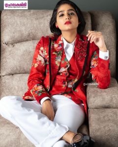 anaswara-rajan-latest-photoshoot-for-grihalakshmi-003