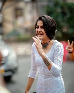 anaswara-rajan-new-haircut-photos-001