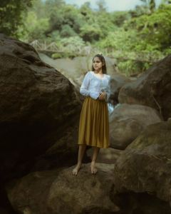anaswara-rajan-new-pics-in-linen-skirt-001