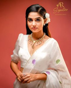 anaswara-rajan-photos-in-white-saree-latest-004