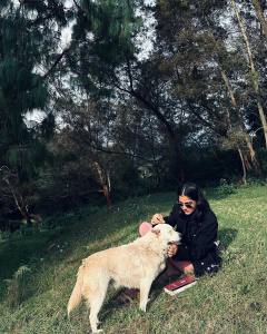 anaswara-rajan-with-pets-images-002