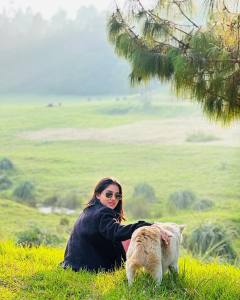anaswara-rajan-with-pets-images-005