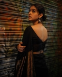 anaswara-rajan-in-black-saree-003