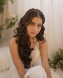 anaswara-rajan-in-white-gown-dress-photoshoot-006