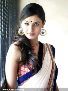6794actress_andrea_jeremiah_pics_11-005