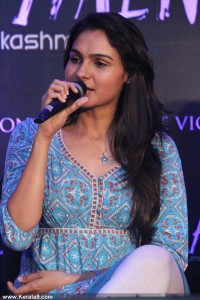 andrea-jeremiah-images-00254