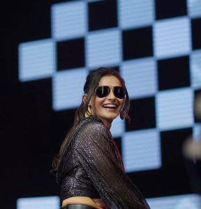 andrea-jeremiah-in-black-dress-latest-photos-006