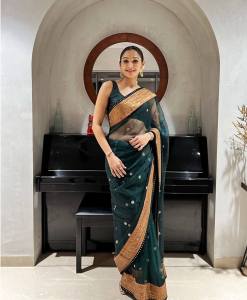 andrea-jeremiah-in-green-saree-photos