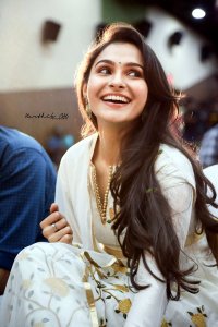andrea-jeremiah-latest-images-09343-00251