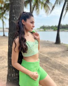 andrea-jeremiah-latest-images1201-001