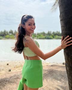 andrea-jeremiah-latest-images1201-003