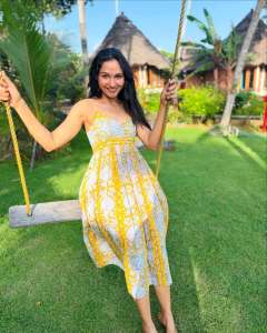 andrea-jeremiah-latest-pics-004