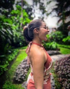 andrea-jeremiah-latest-pics-023