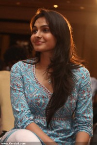 andrea-jeremiah-latest-stills70