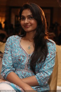 andrea-jeremiah-photos-02811