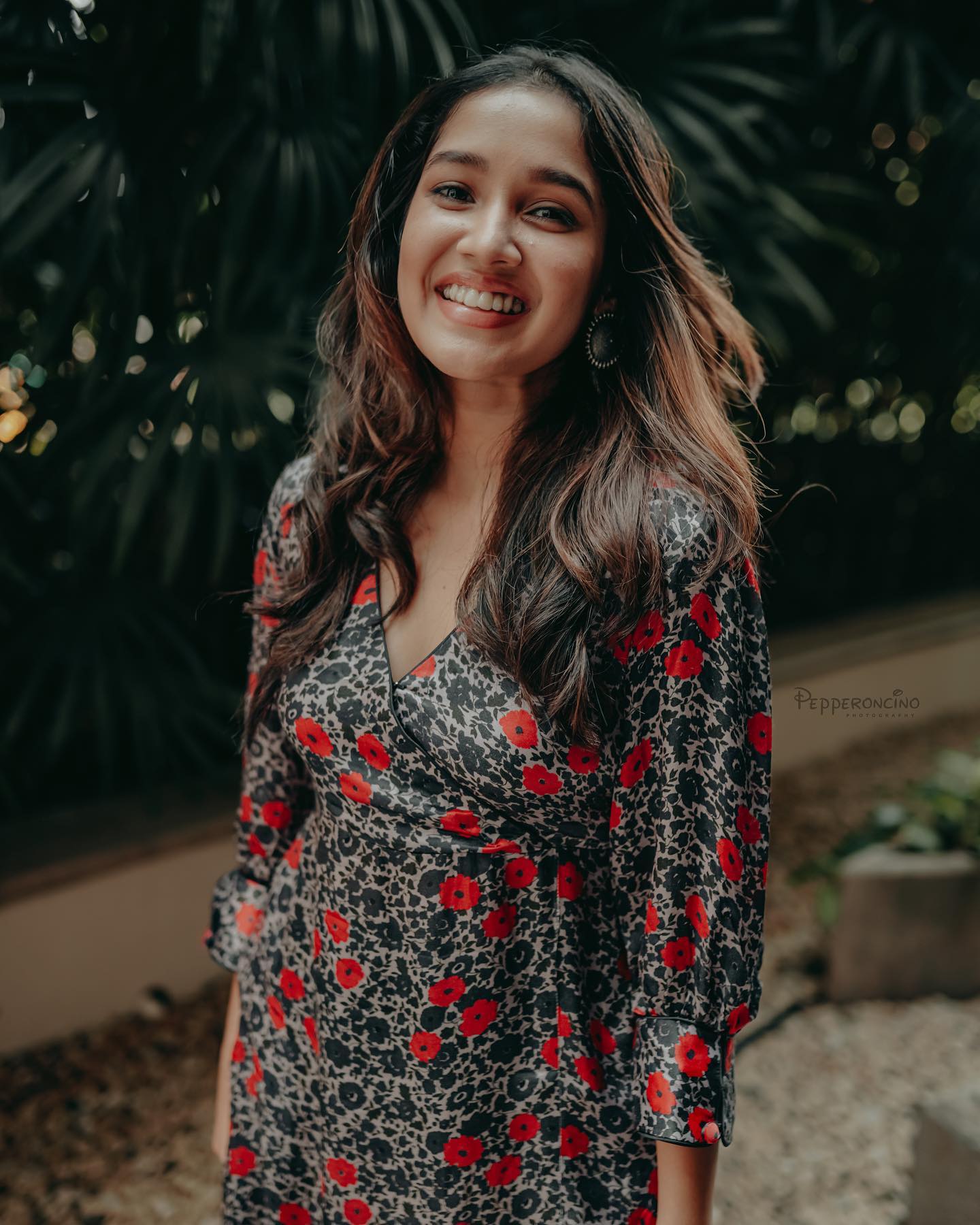 anikha-surendran-in-floral-printed-outfit-photos-002
