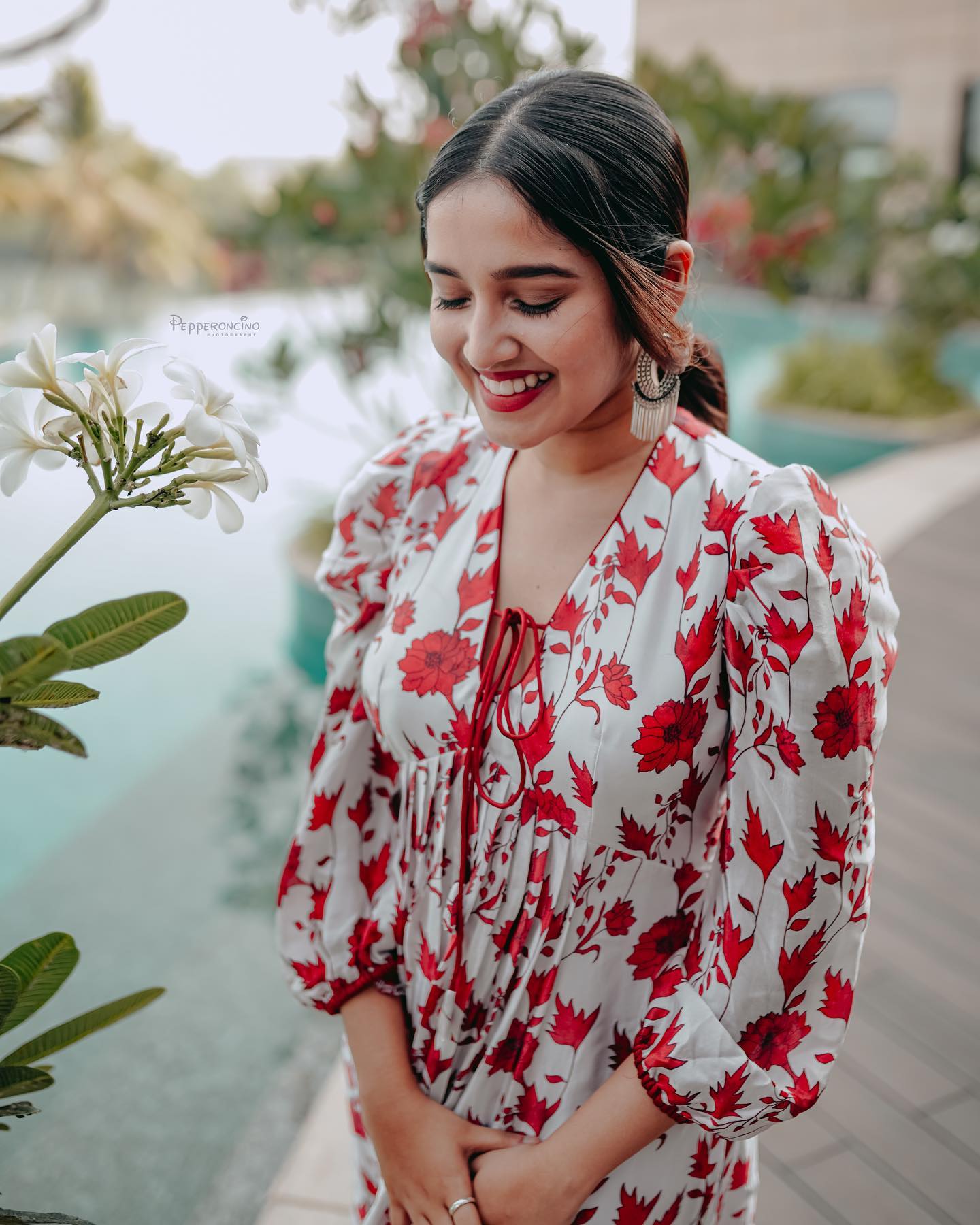 anikha-surendran-in-floral-printed-outfit-photos-005