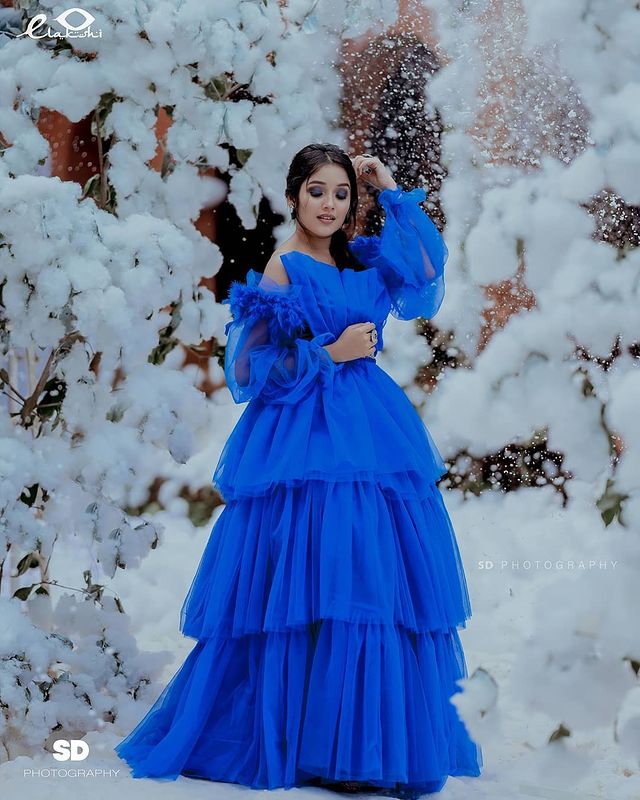 anikha-surendran-latest-photoshoot-in-blue-dress-004