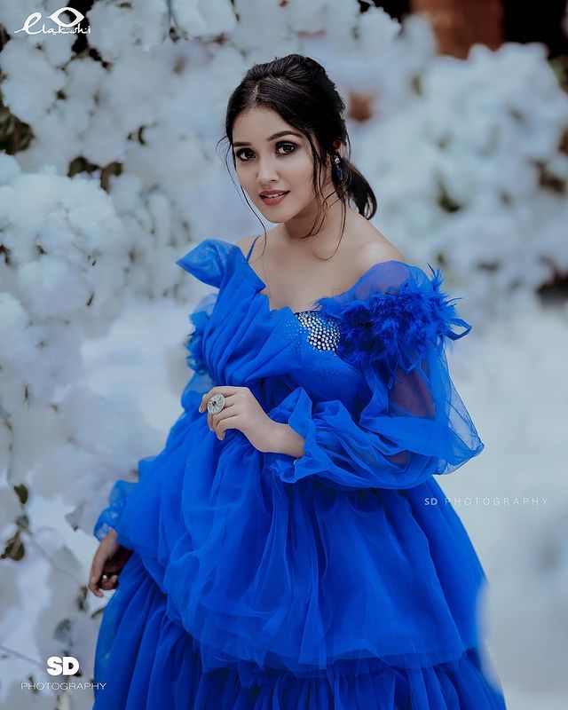 anikha-surendran-latest-photoshoot-in-blue-dress-005