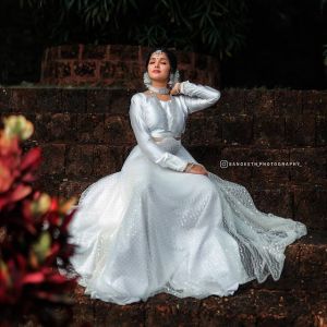 1_anikha-surendran-latest-photoshoot-011