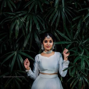 2_anikha-surendran-latest-photoshoot-008