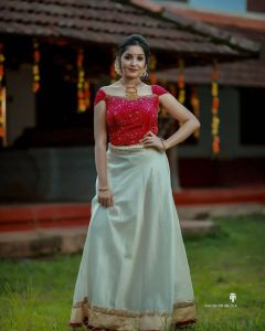 Anikha-surendran-new-onam-2021-photoshoot-001