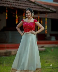 Anikha-surendran-new-onam-2021-photoshoot-002
