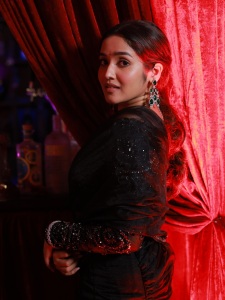 anikha-surendran-in-black-dress-photos-latest-001