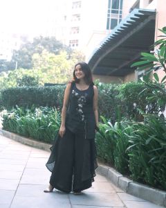 anikha-surendran-in-black-dress-with-flower-design-images-001