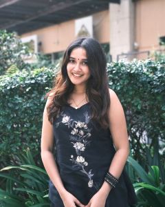 anikha-surendran-in-black-dress-with-flower-design-images