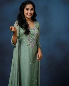 anikha-surendran-in-churidar-images-latest-001