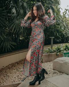anikha-surendran-in-floral-printed-outfit-photos-001