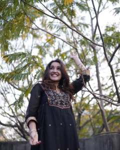 anikha-surendran-in-new-trending-dressing-style-ideas-photos-001