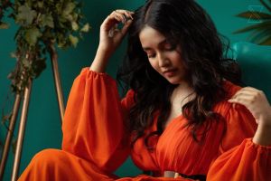 anikha-surendran-in-orange-colour-outfit-photos-010